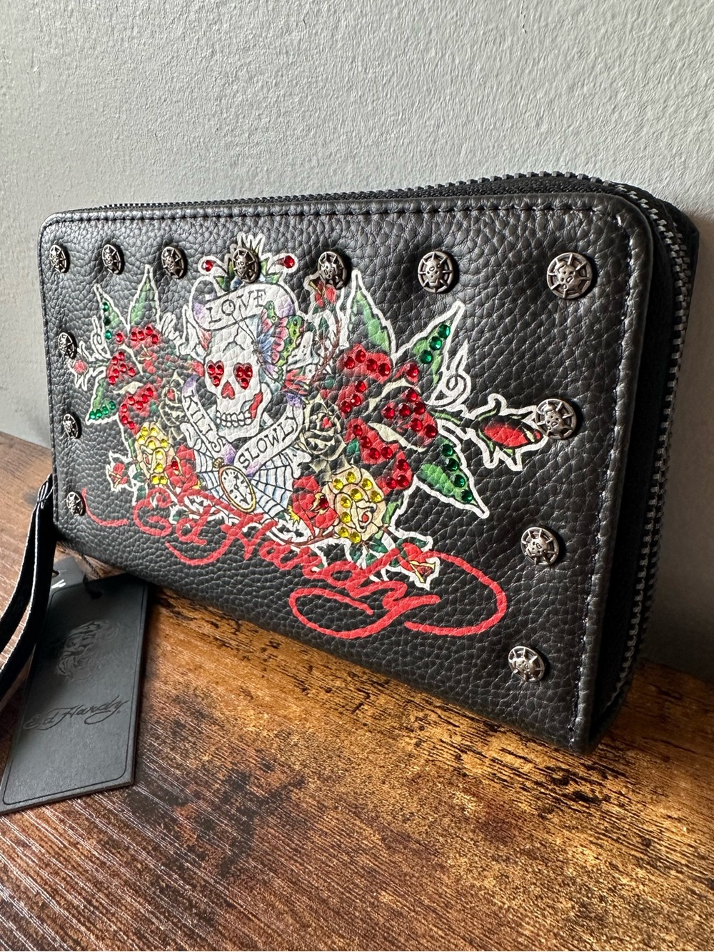 Ed Hardy Black Skull & Roses Studded Dual Compartment Wallet Wristlet NWT - Picture 2 of 7